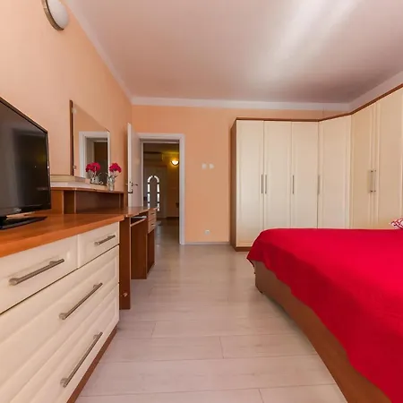 Marko Beachfront Seget Apartment *