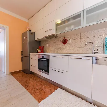 Marko Beachfront Seget Daire