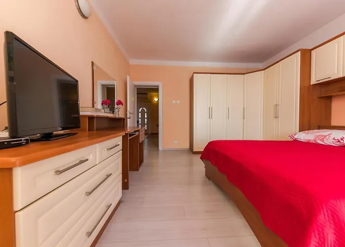 Marko Beachfront Seget Appartement *