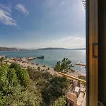 Marko Beachfront Seget Apartman *