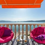 Marko Beachfront Seget Apartman *
