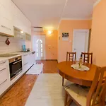 Marko Beachfront Seget Apartman *