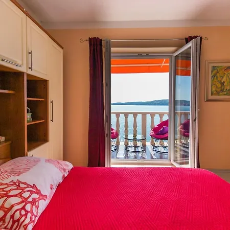 Апартаменты Marko Beachfront Seget