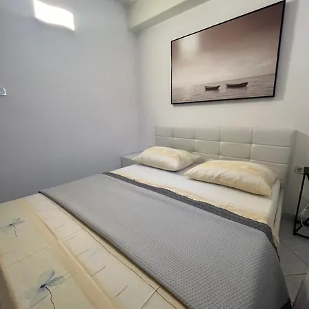 Marko Beachfront Seget Apartman *