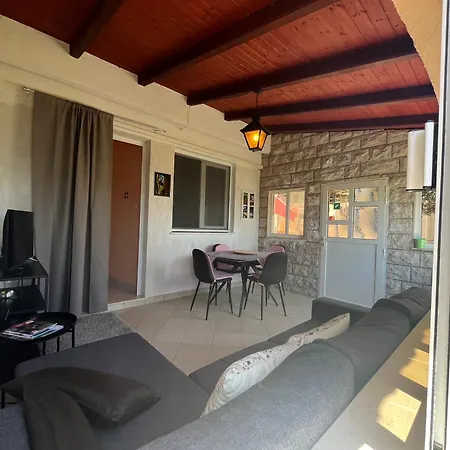 Marko Beachfront Seget Appartement *