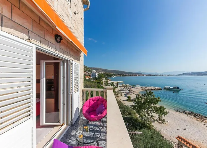Marko Beachfront Seget شقة