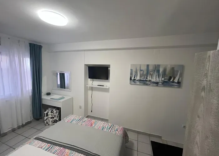Marko Beachfront Seget شقة