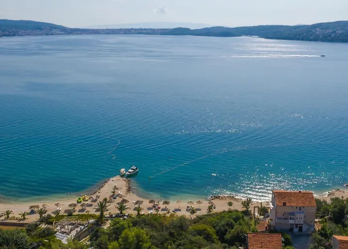 Marko Beachfront Seget * تروغير
