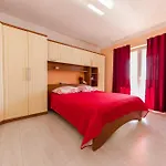 Marko Beachfront Seget Daire Trogir