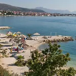 Marko Beachfront Seget Daire