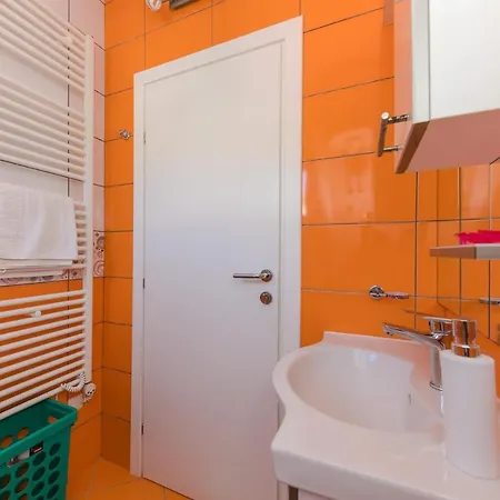 Marko Beachfront Seget Apartment Trogir