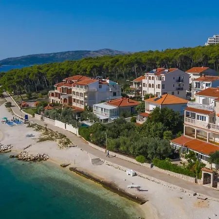 Apartment Marko Beachfront Seget Trogir