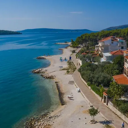 Apartment Marko Beachfront Seget *